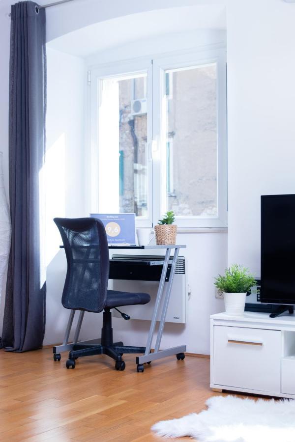 Apartment Santa Barbara Rijeka Buitenkant foto