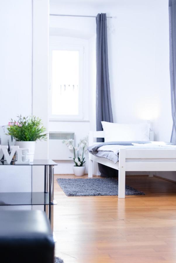 Apartment Santa Barbara Rijeka Buitenkant foto