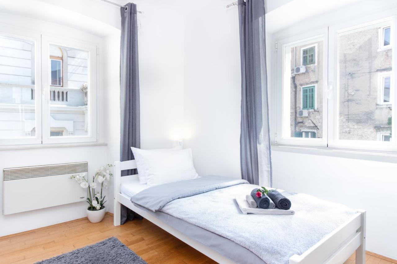 Apartment Santa Barbara Rijeka Buitenkant foto