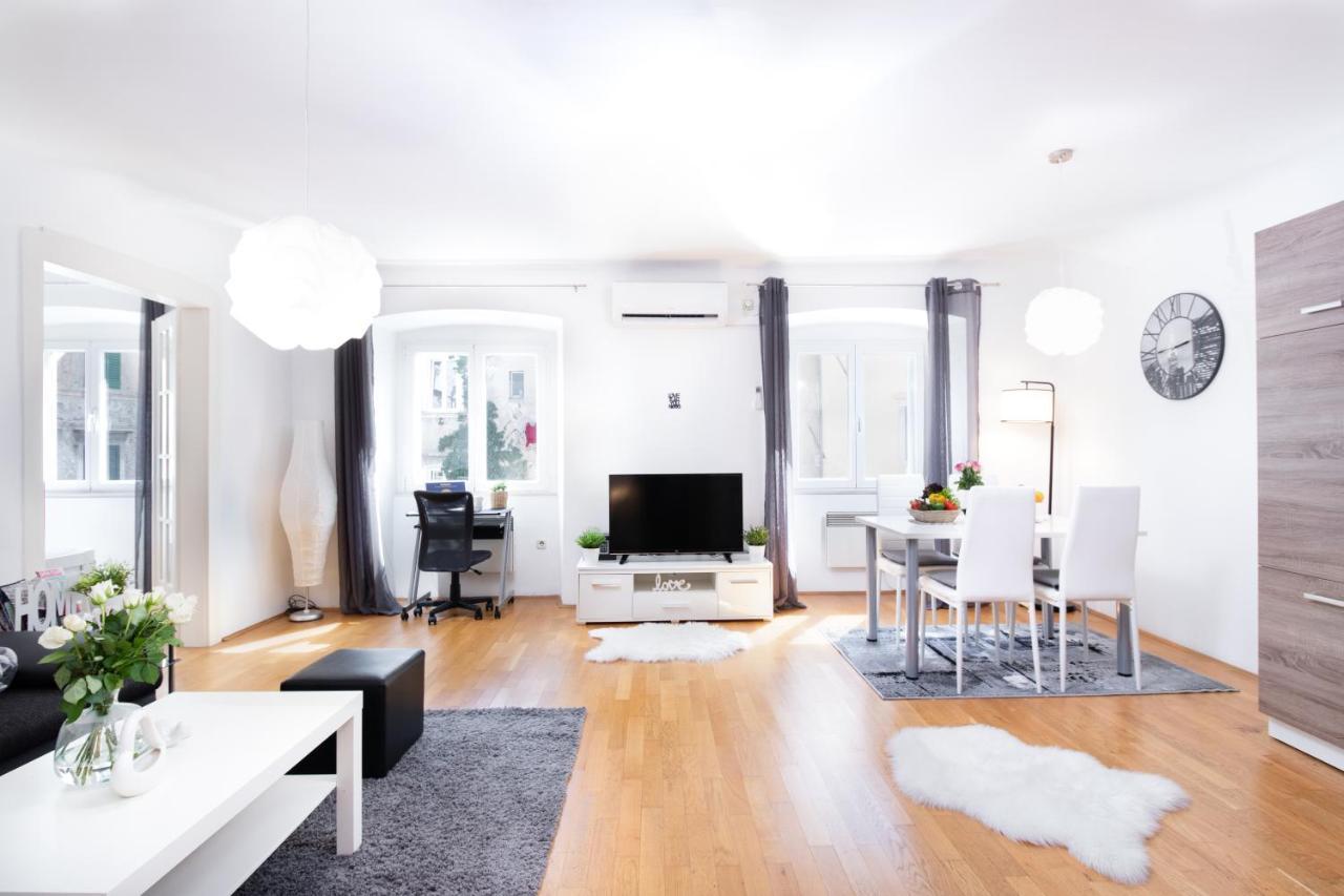Apartment Santa Barbara Rijeka Buitenkant foto